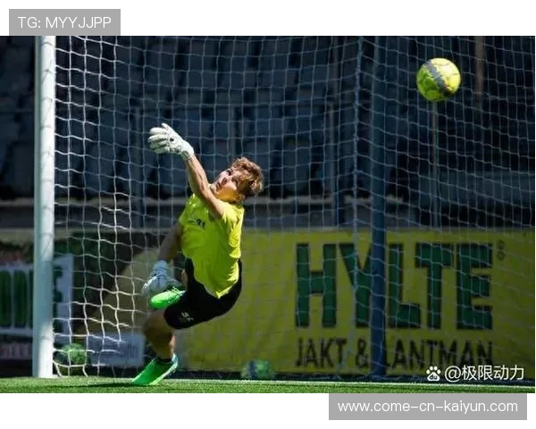 国米巴雷拉长驱直入远射建功全场鼓掌